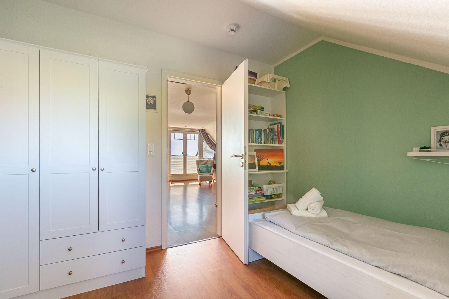 2. Schlafzimmer...