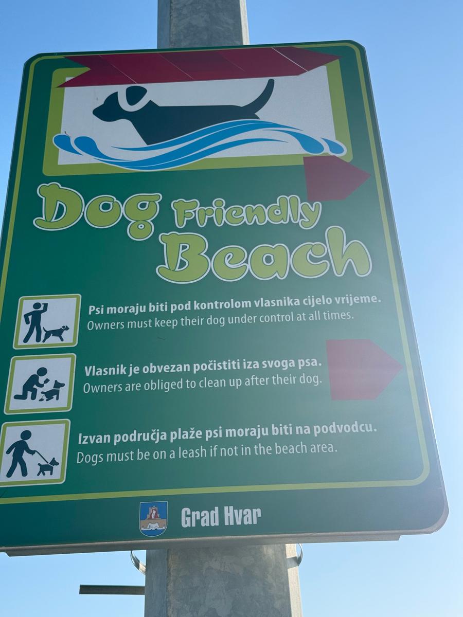 Hundestrand 8 Minuten zu Fuss entfernt vom Haus.