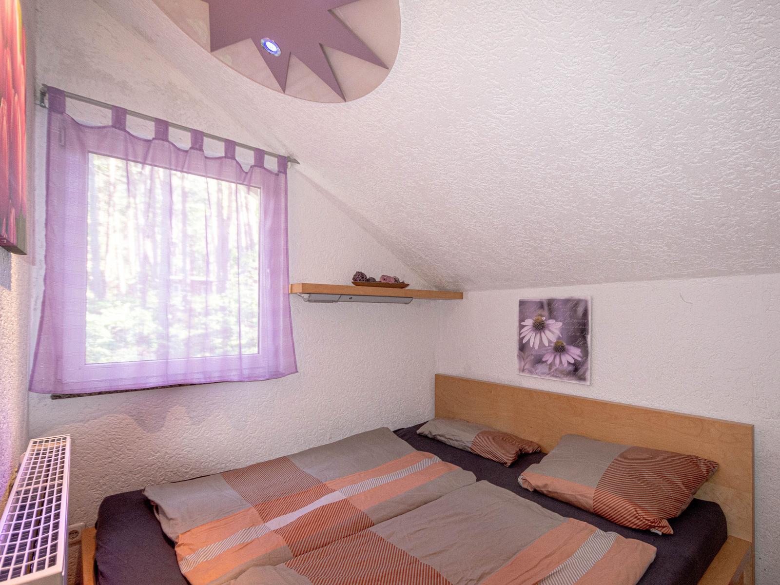 Schlafzimmer oben links