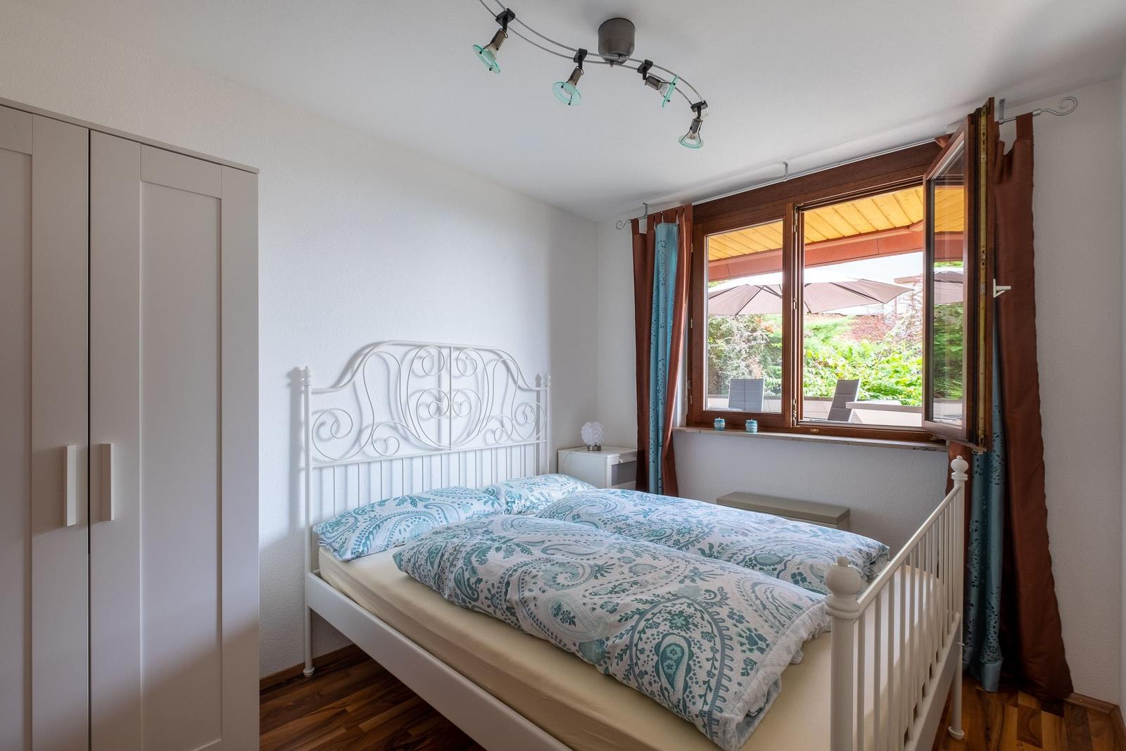 Schlafzimmer 2...