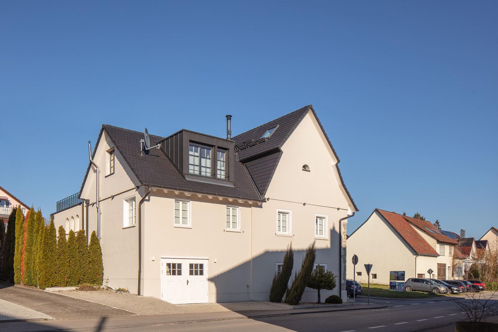 Haus und Außenbereich...