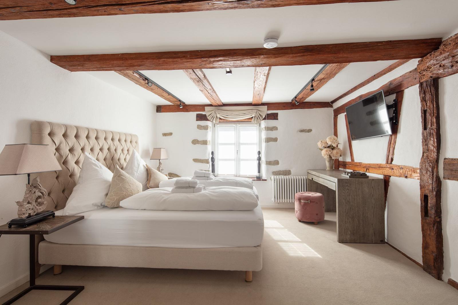 Schlafzimmer 1...