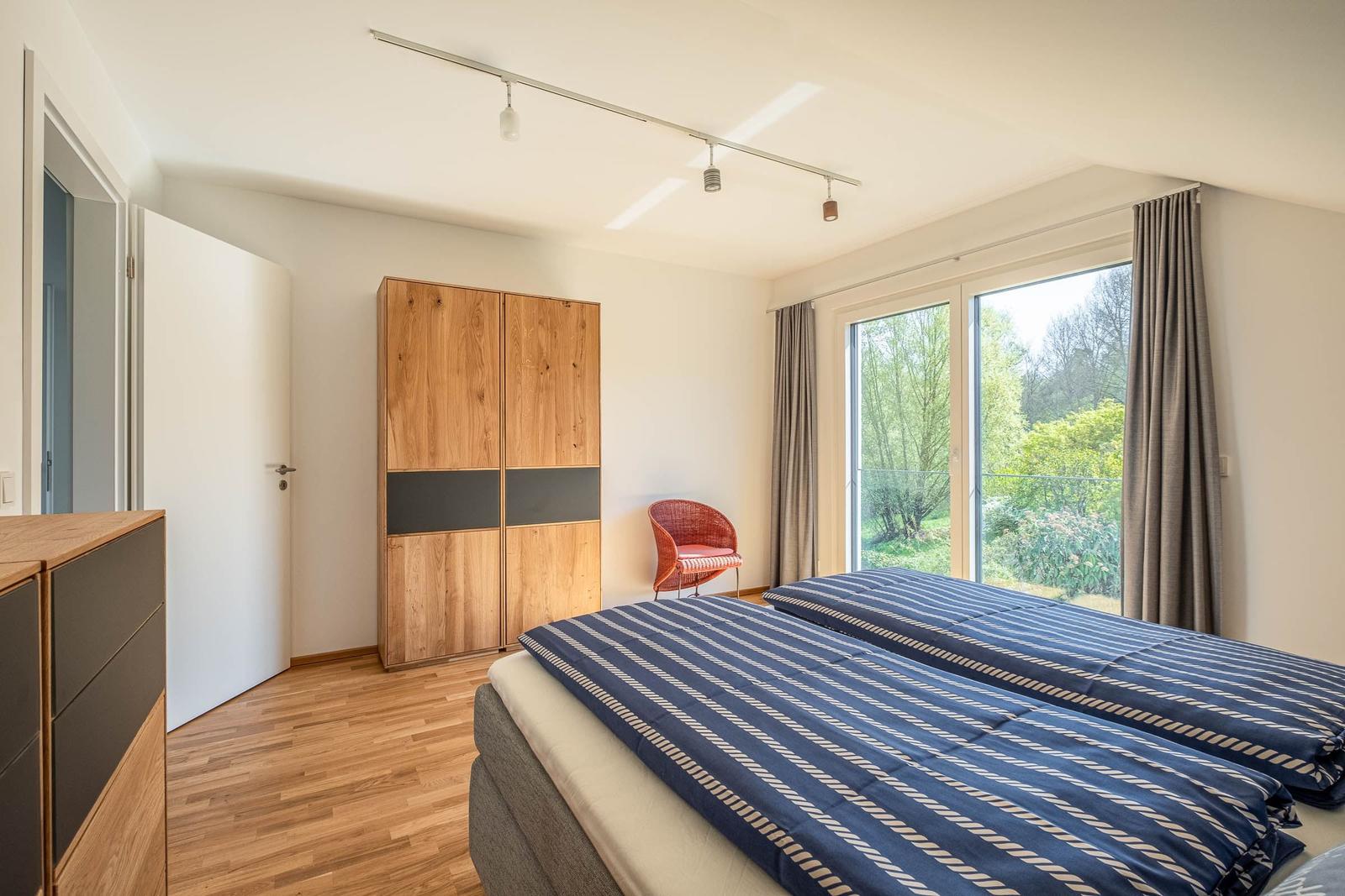 Schlafzimmer 1...