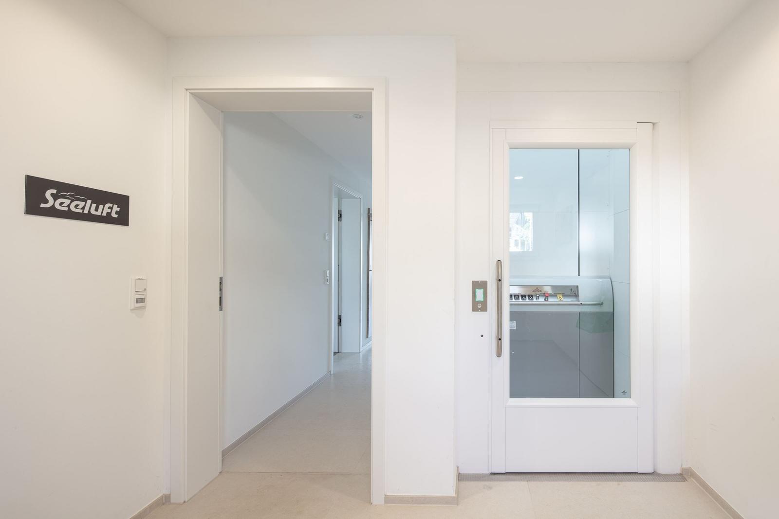Aufzug im Haus für barrierefreien Zugang zur Wohnung...
