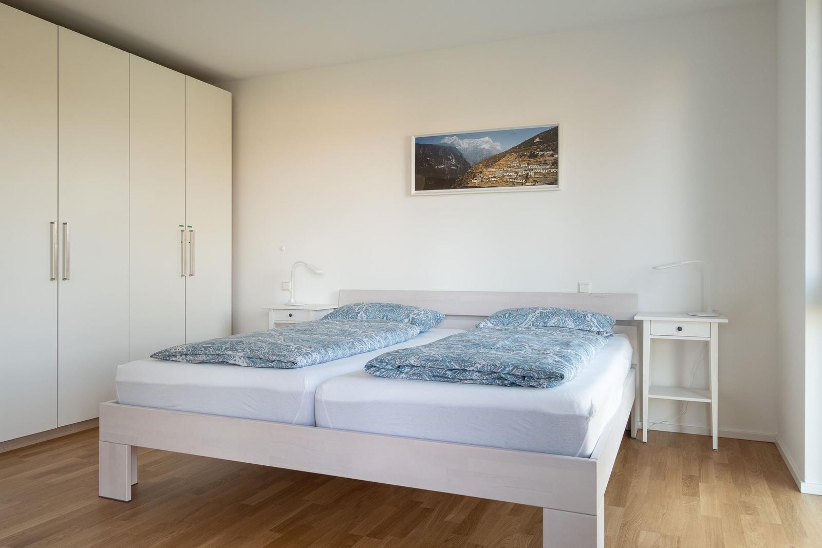 Schlafzimmer 1...