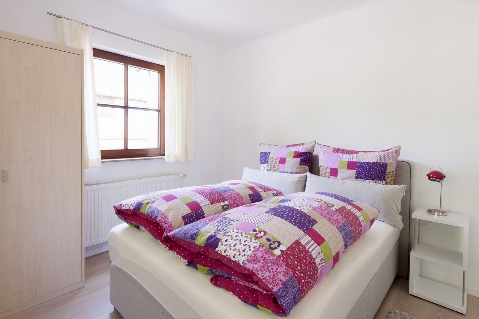 Schlafzimmer 2...