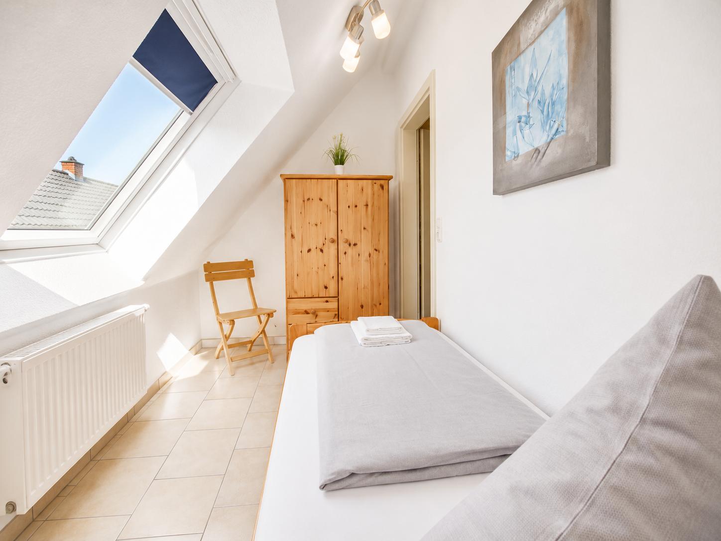 Einzelschlafzimmer anderer Blickwinkel...