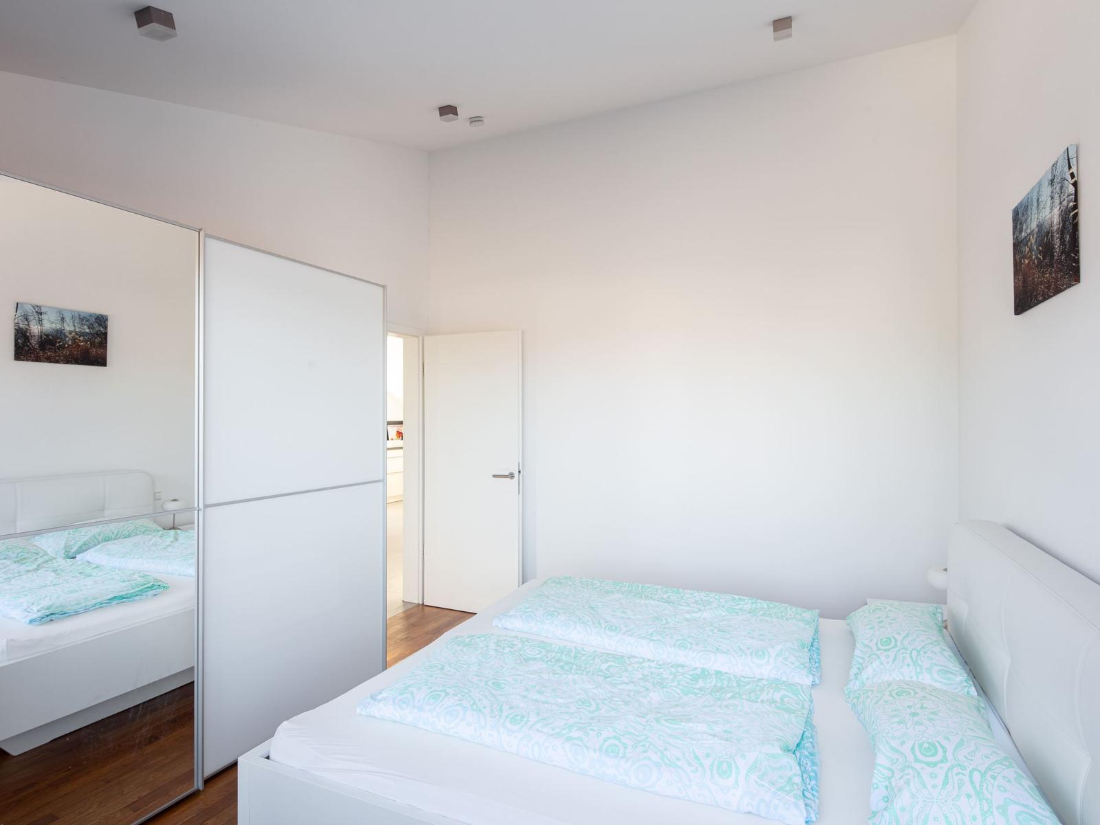 Schlafzimmer 2...
