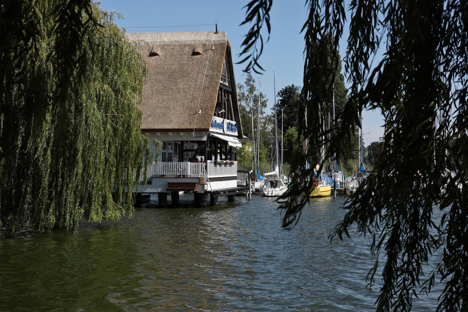 Am Hafen/1-11