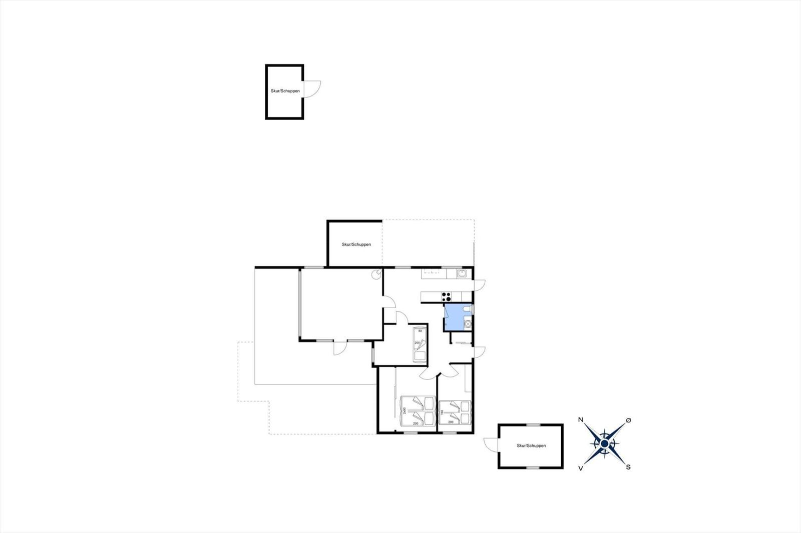Funktionaler Grundriss mit Küche, Schlafzimmer und Badezimmer sowie zwei Schuppen.