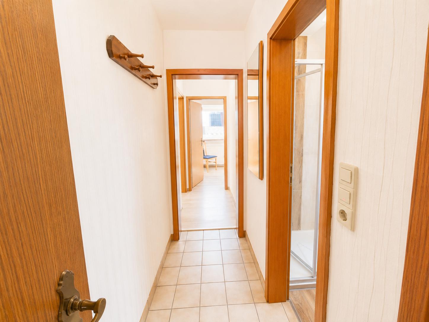 Flur zu Schlafzimmern und Badezimmer...
