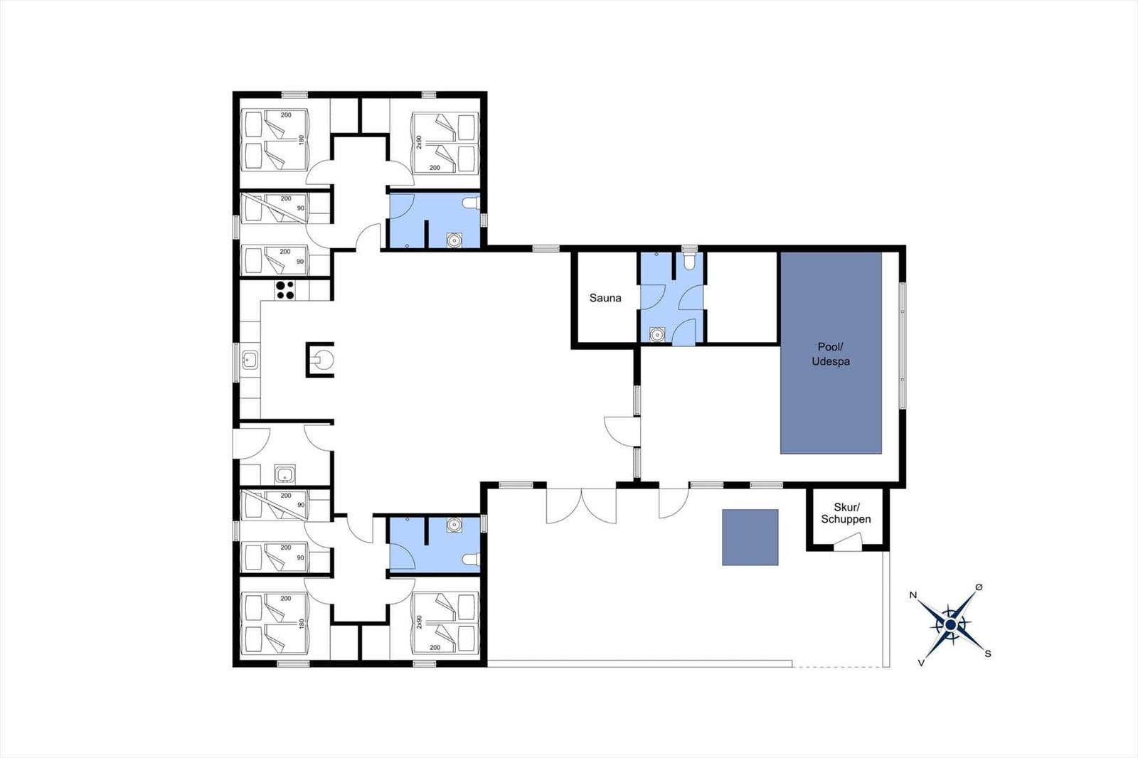 Dieses Haus hat mehrere Schlafzimmer, eine Sauna, einen Pool und einen Skur-Schuppen.