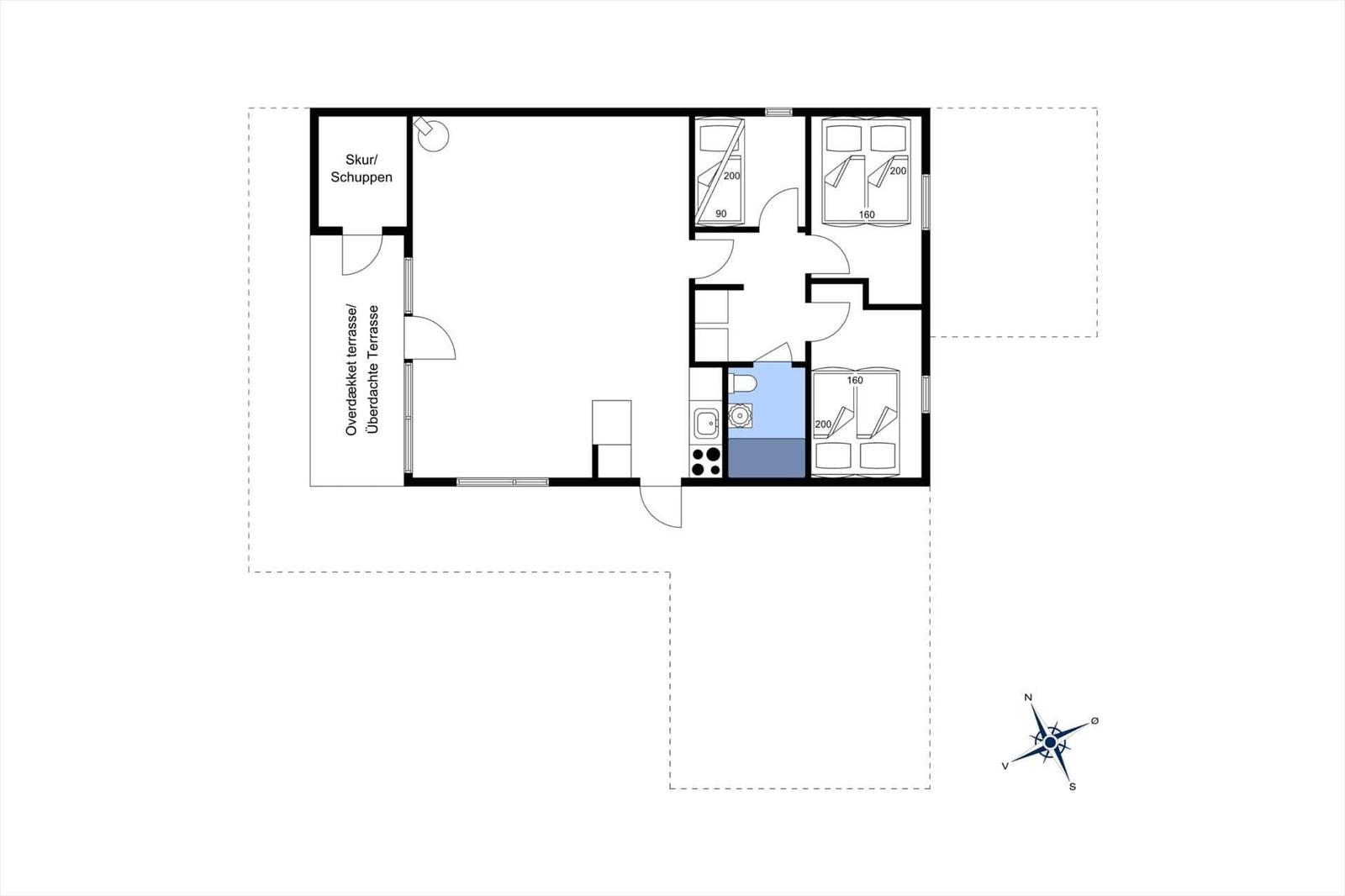 Wohnung mit drei Schlafzimmern, Küche und Bad. Überdachte Terrasse und Schuppen.