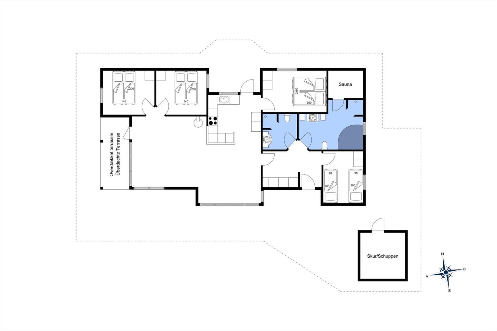 Dieses Haus hat drei Schlafzimmer, eine Sauna und eine überdachte Terrasse.