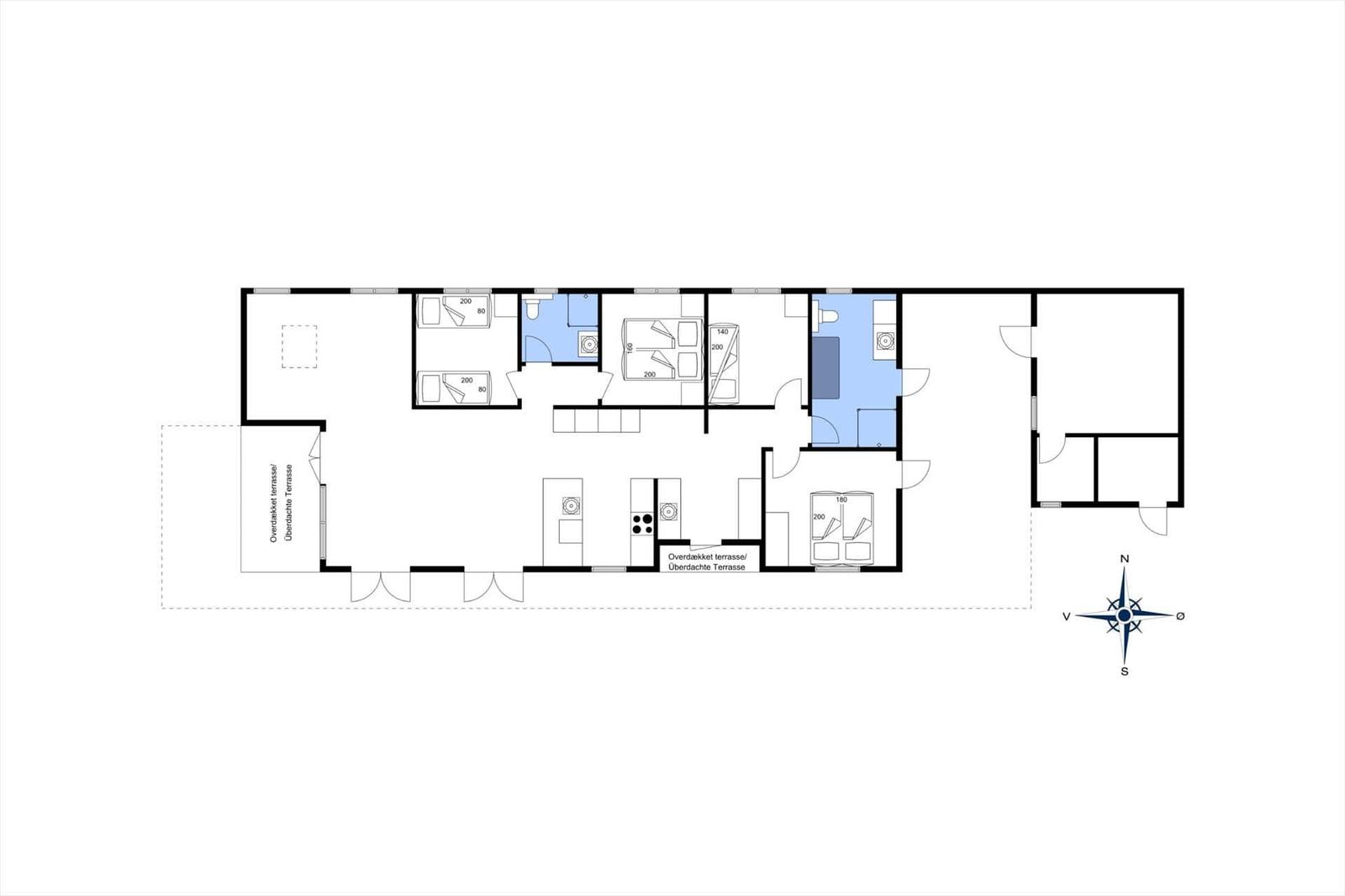 Funktionaler Grundriss mit Schlafzimmern, Küche und überdachter Terrasse.