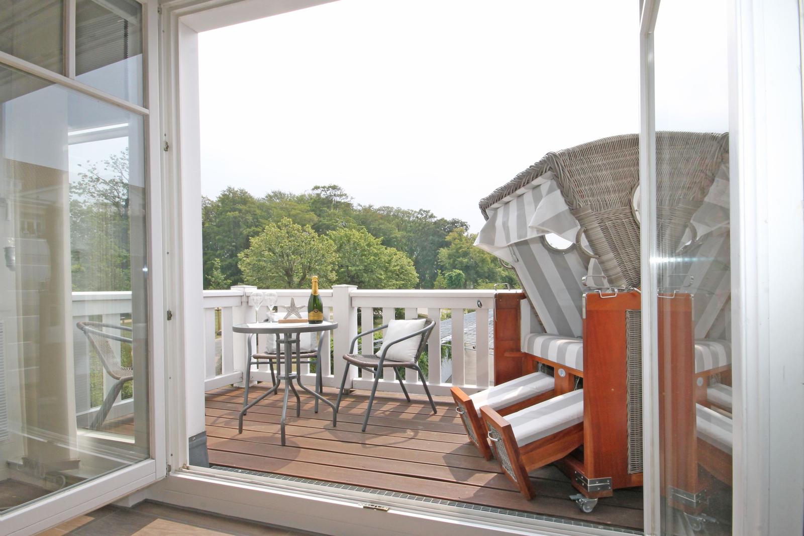 Balkon mit Strandkorb Südseite