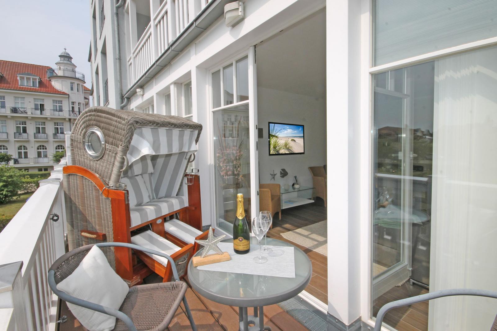 Balkon mit Strandkorb Südseite