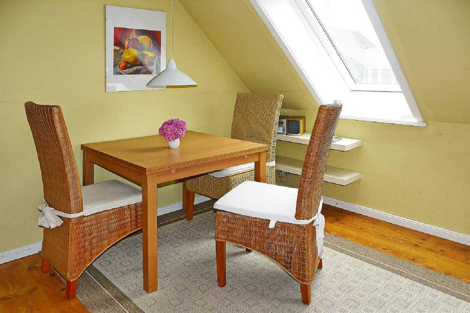Wohnzimmer mit Essecke