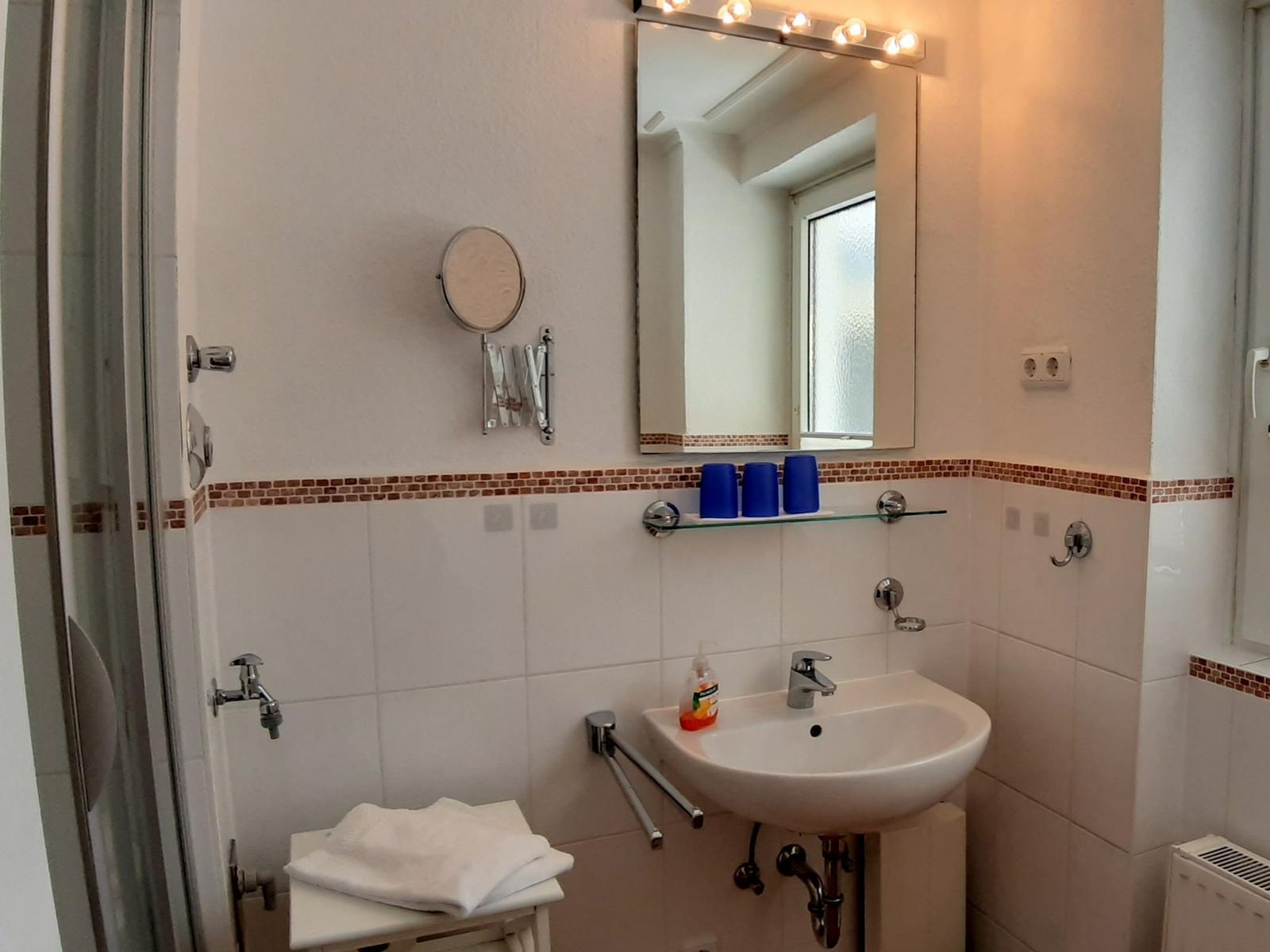 Dusche / WC mit Fenster