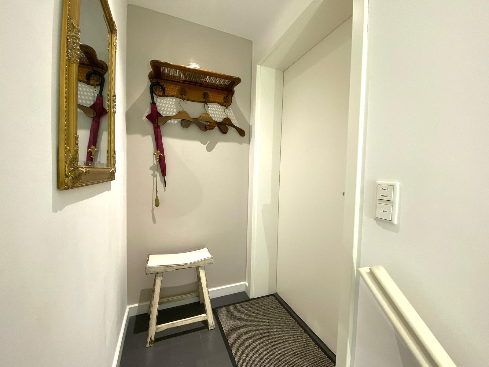 Treppe / Flur zur Wohnung Nr. 2