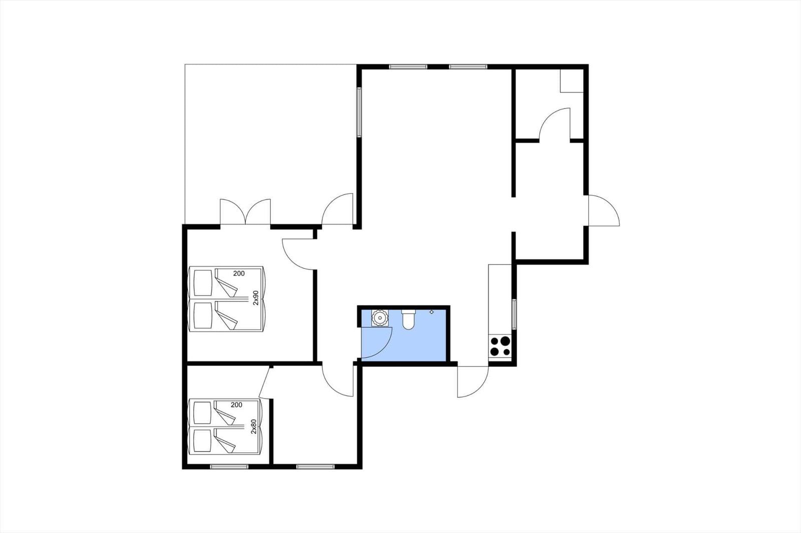 Zwei Schlafzimmer, Küche, Bad und Wohnbereich mit Fenstern.