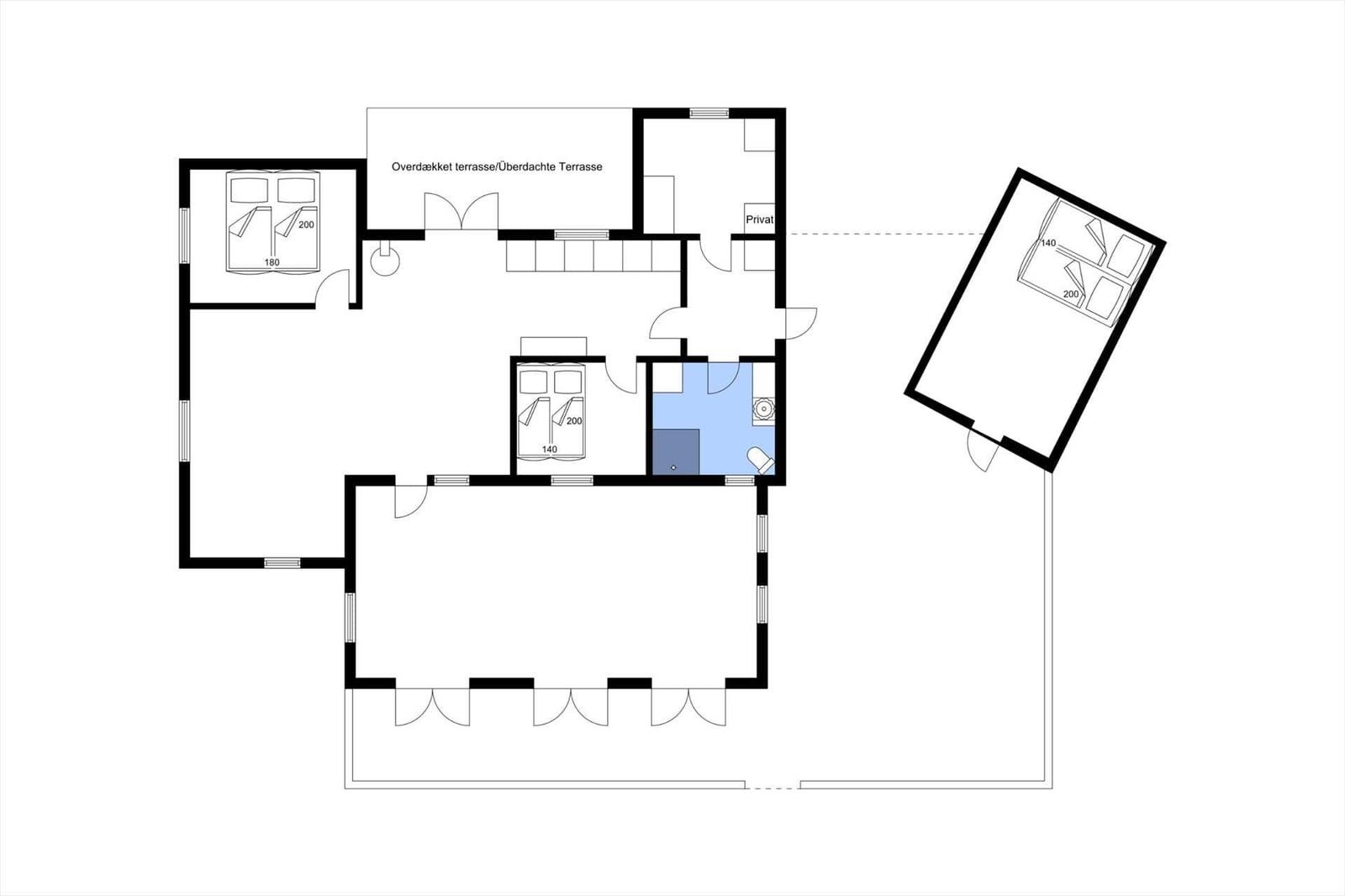 Die Wohnung hat zwei Schlafzimmer, eine überdachte Terrasse und ein Bad.