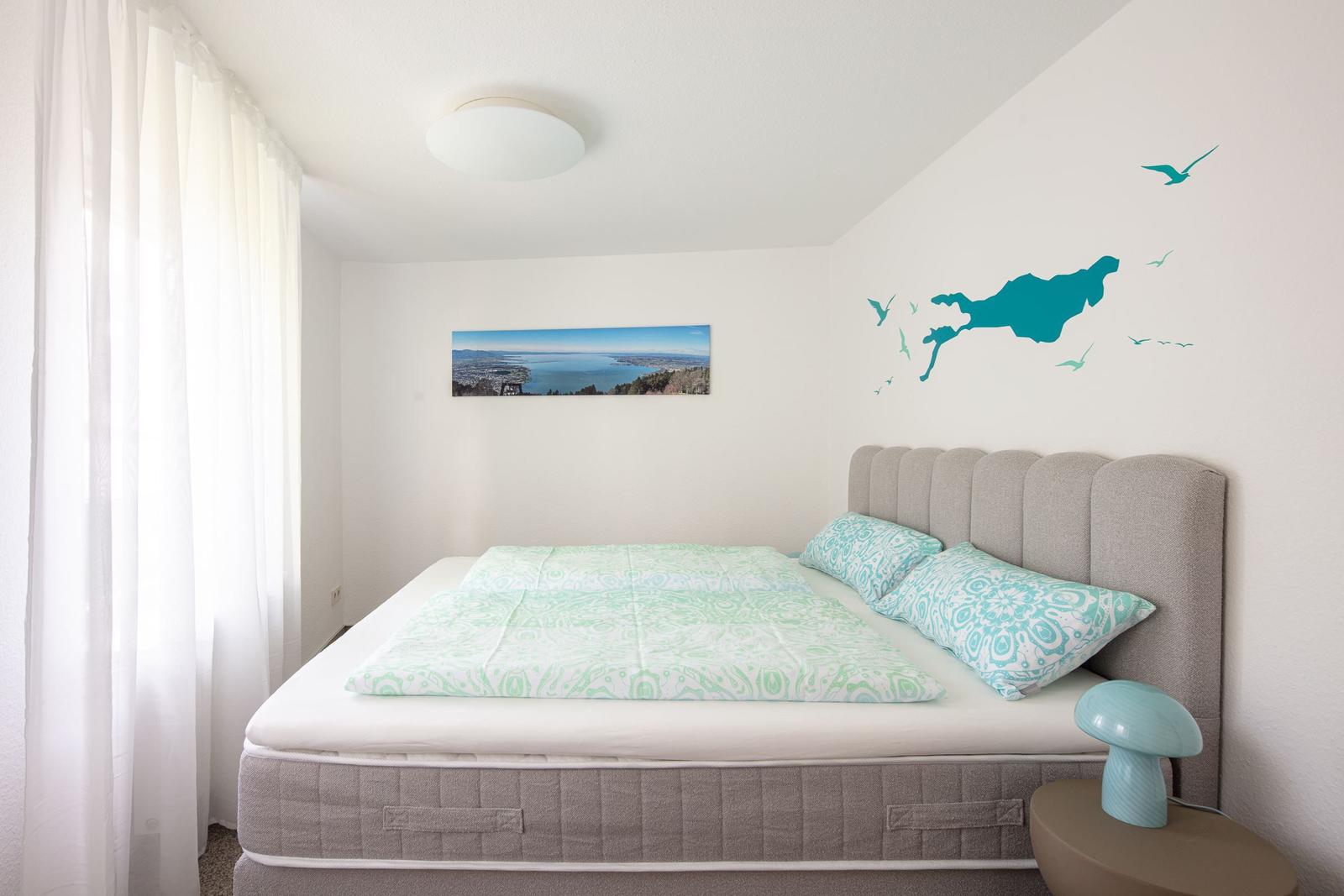 Schlafzimmer 1...