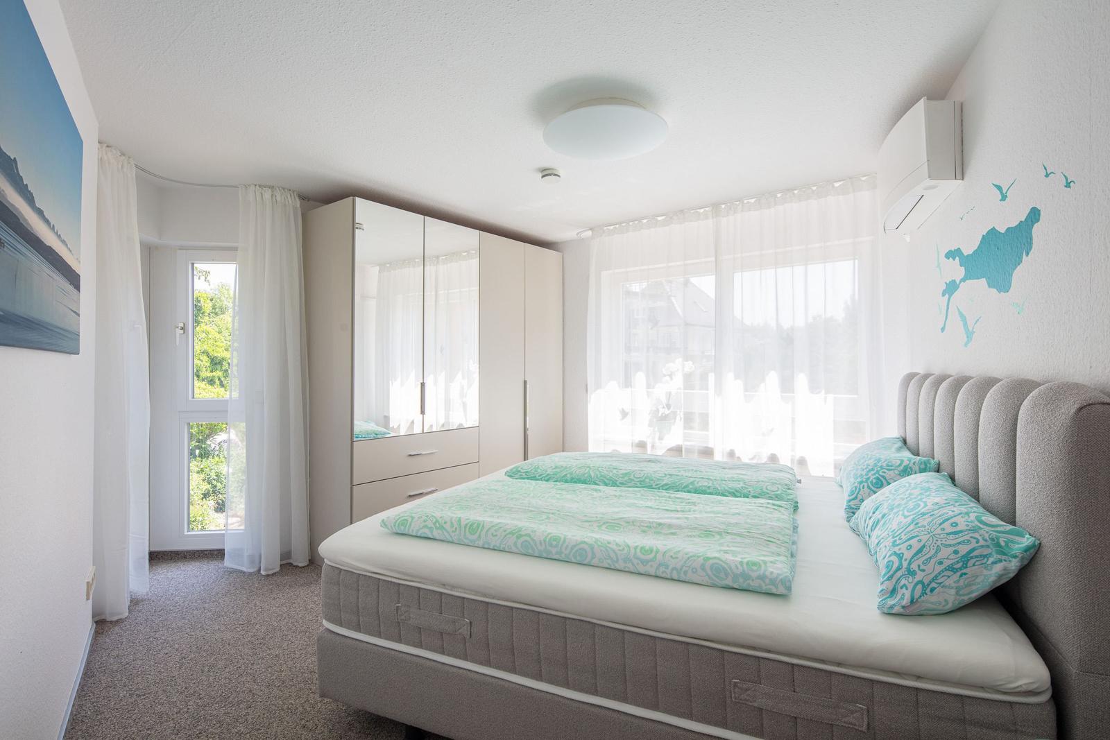 Schlafzimmer 2...