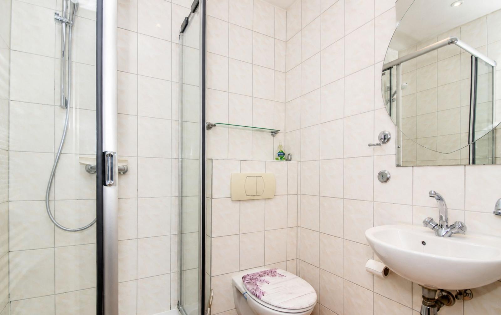 Bad mit Dusche