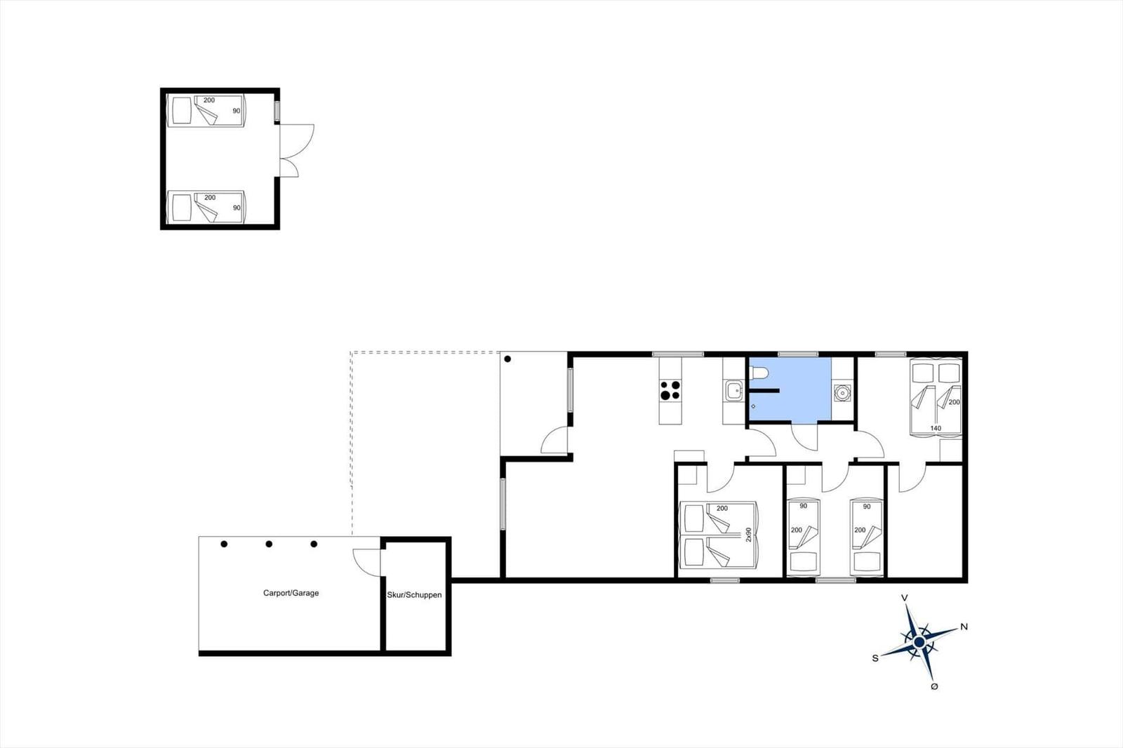 Wohnung mit drei Schlafzimmern, Küche und Bad. Außenbereich mit Carport und Schuppen.