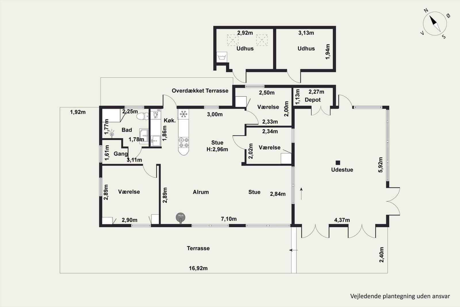 Wohnung mit Terrasse, Küche, Bad und mehreren Schlafzimmern.