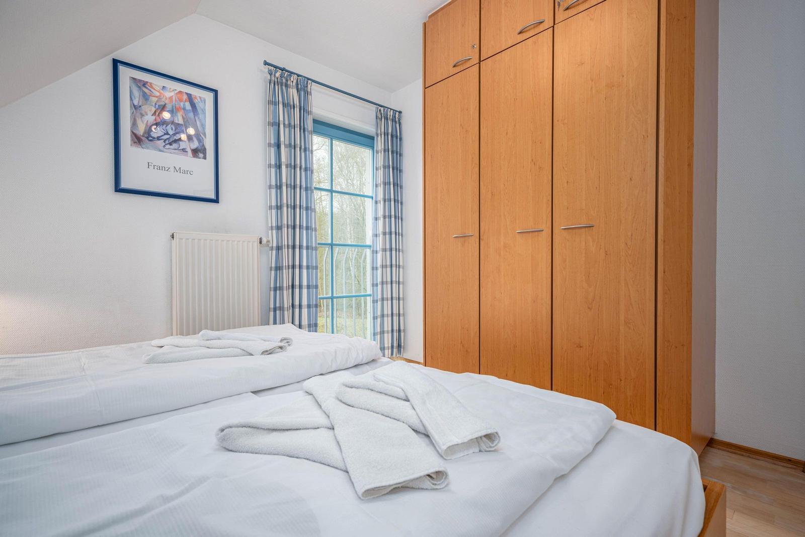 Schlafzimmer mit Doppelbett