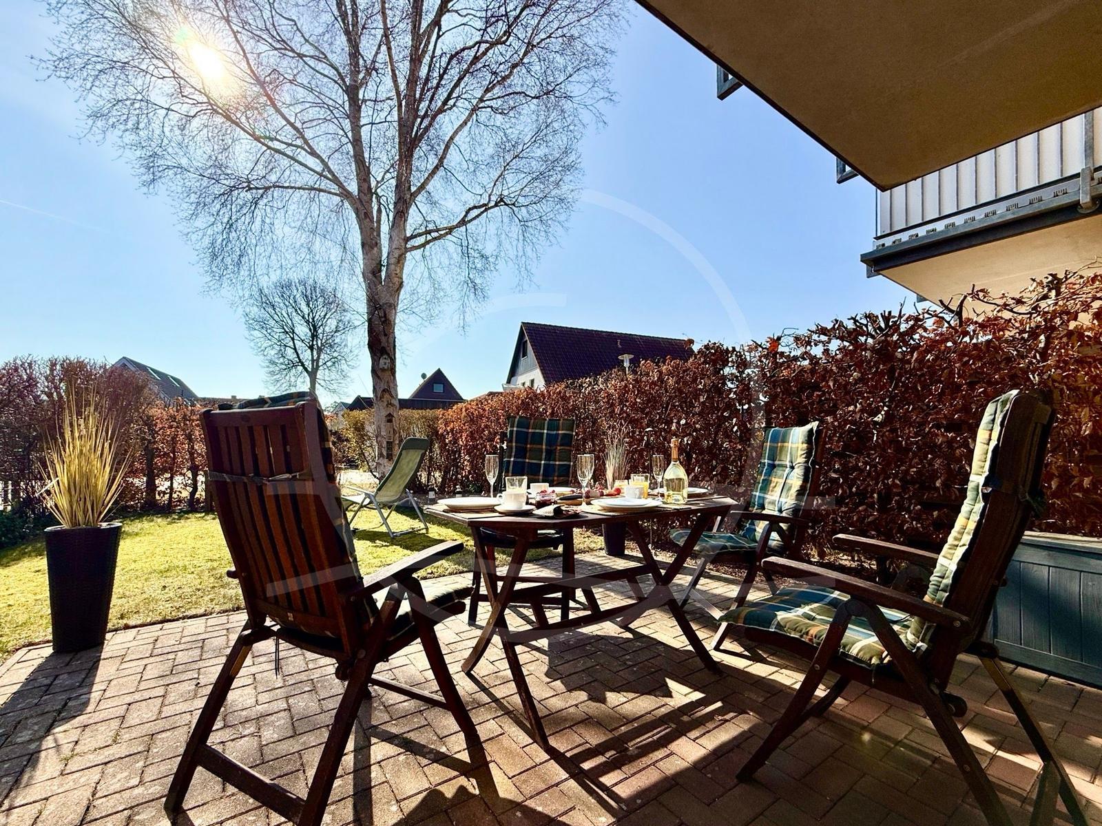 Terrasse mit Gartenanteil