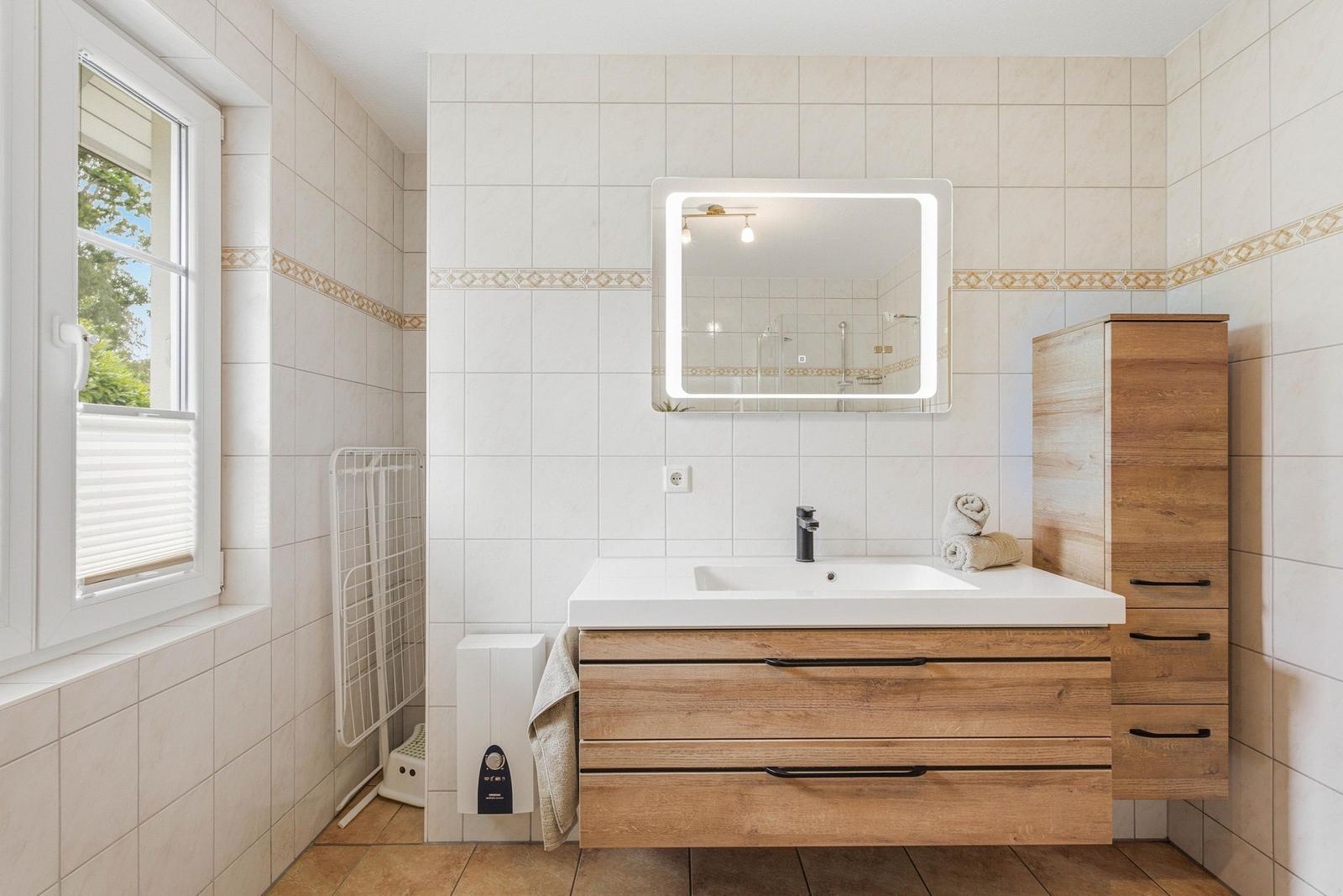 Badezimmer mit Dusche