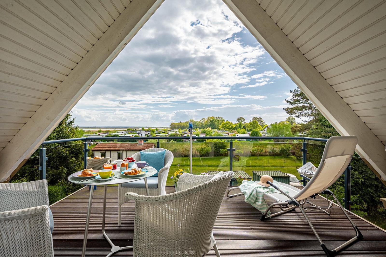 Balkon mit Blick auf den Bodden