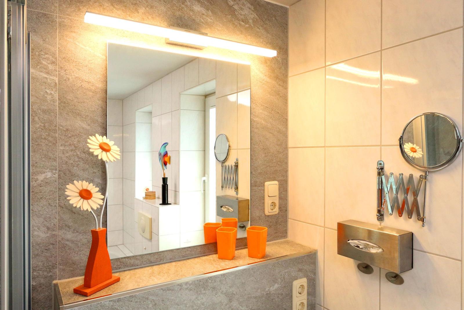Badezimmer mit Waschbecken