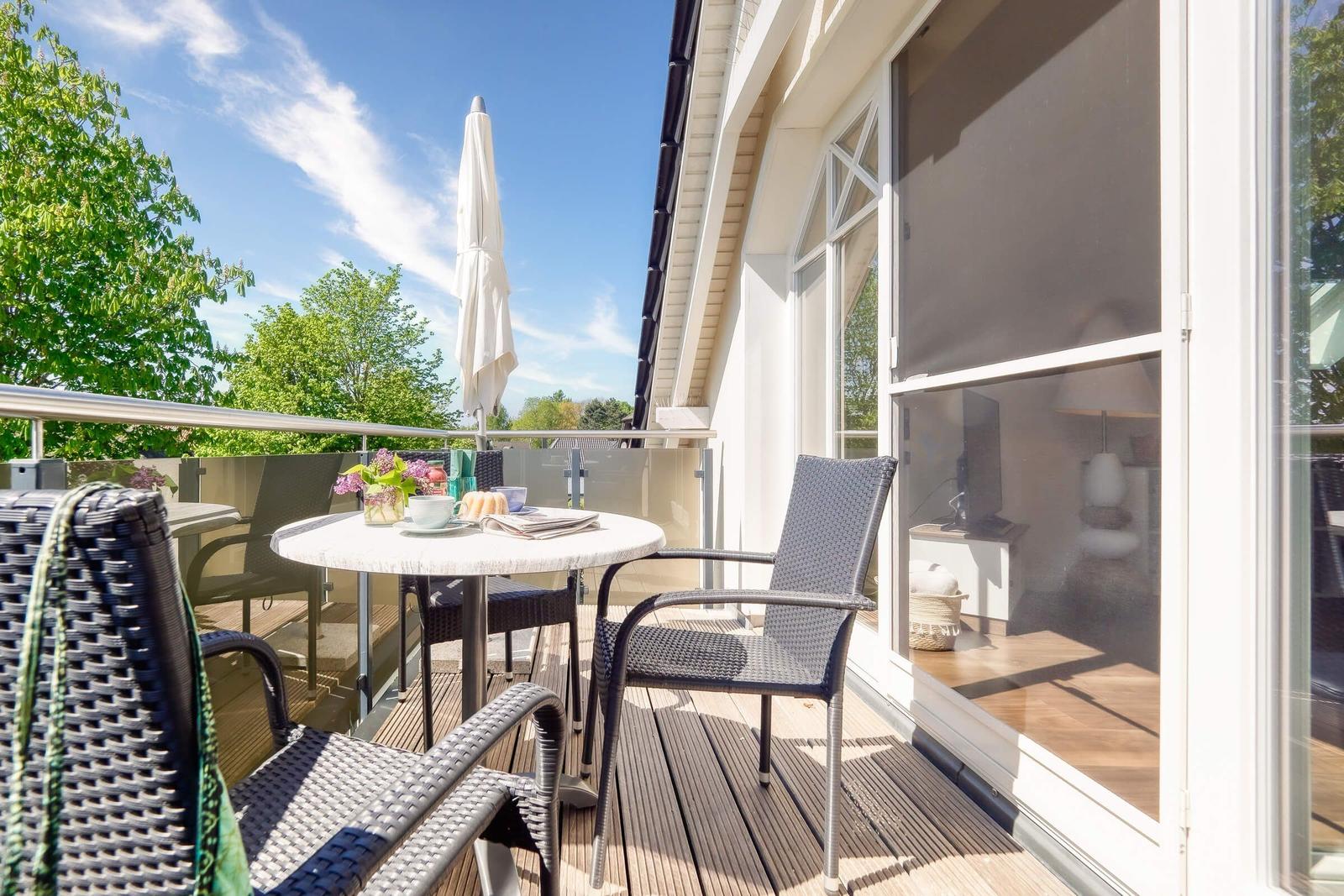 möblierter Südbalkon
