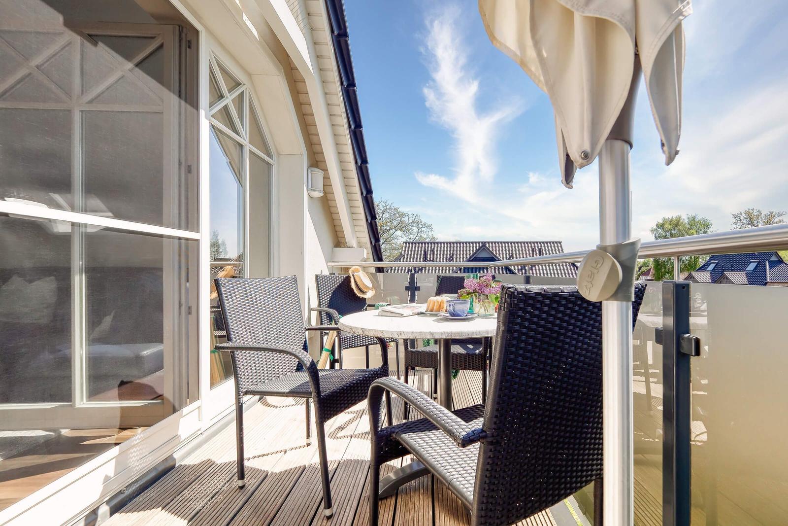möblierter Südbalkon