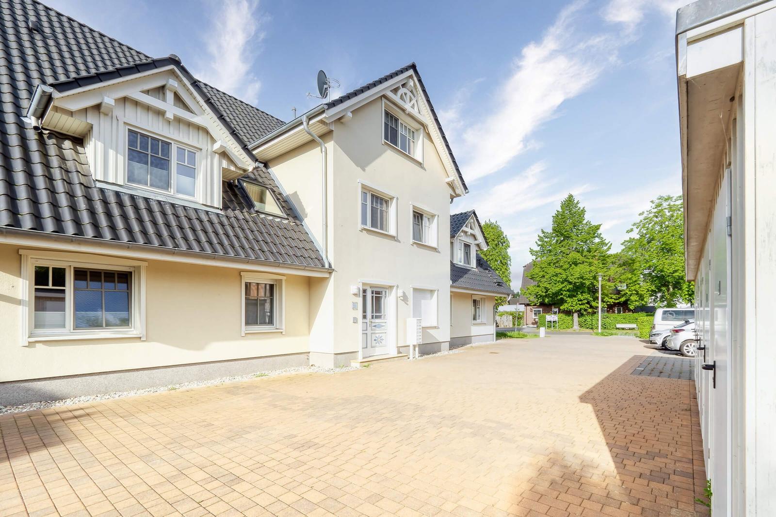 Aussenansicht Parkplatz