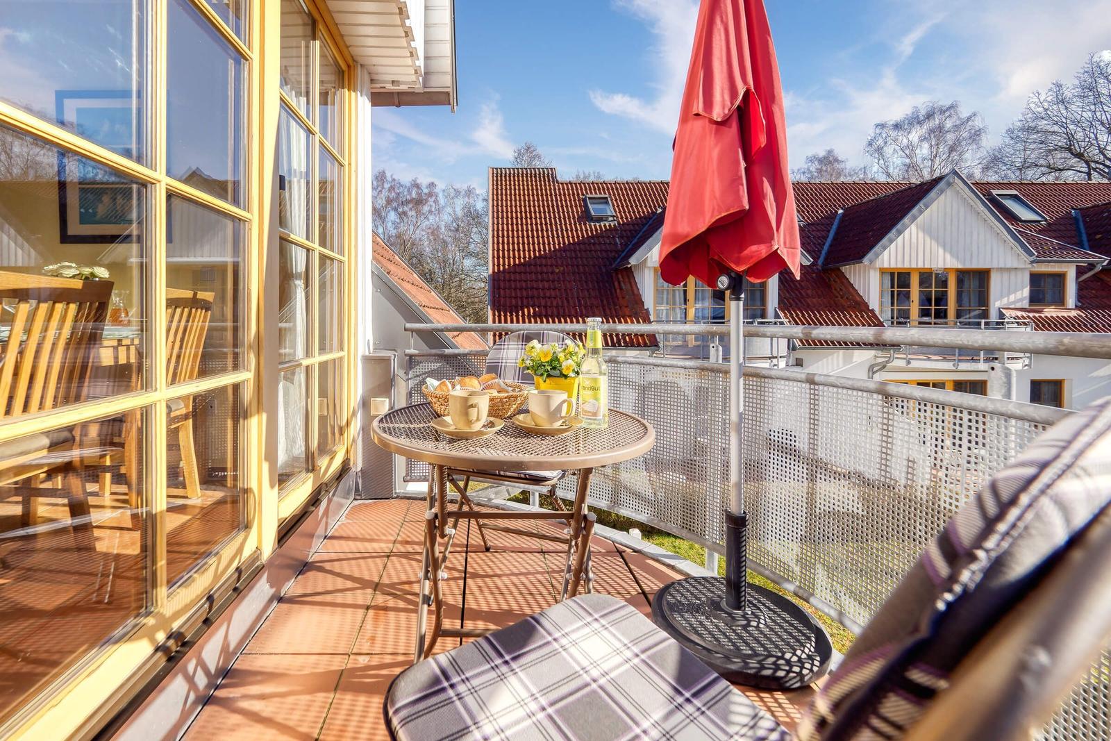 möblierter Balkon