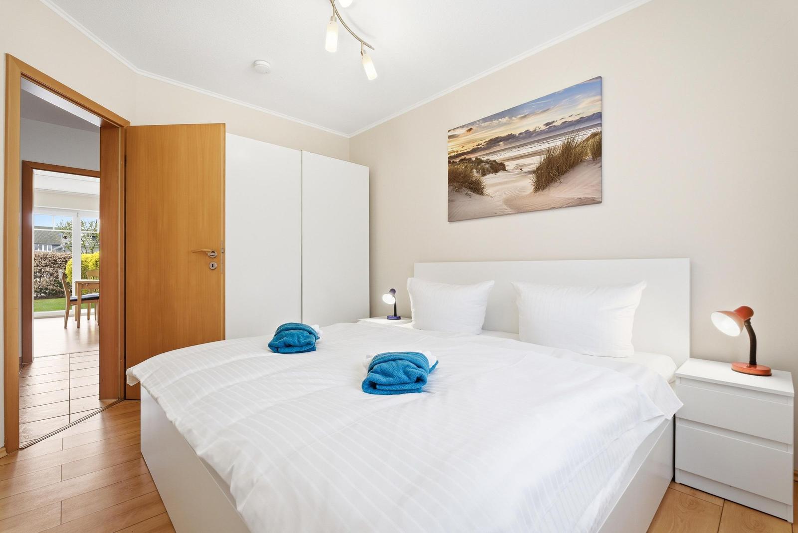 Schlafzimmer mit Doppelbett