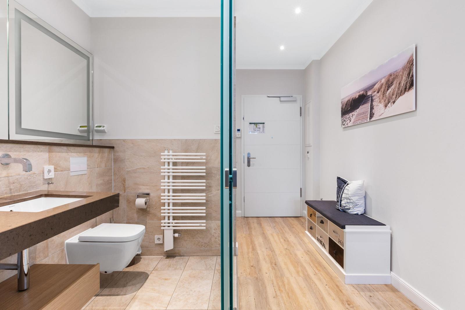 Badezimmer mit Dusche im kbvl14, Villa Löwenstein, Ostseeallee 27 in Kühlungsborn