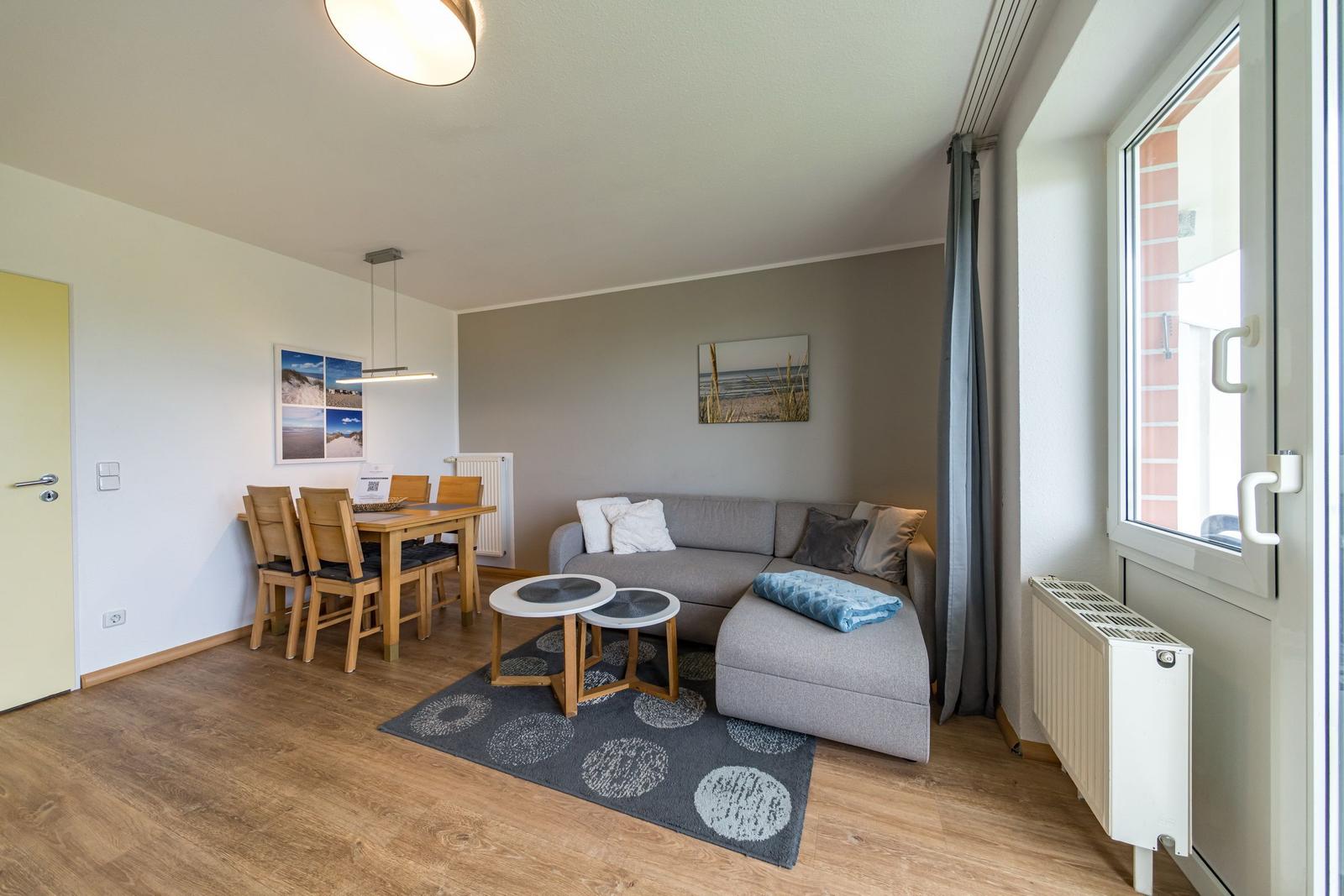 Wohn-Essbereich mit Esstisch im sihi220, Hus Inselkieker, Mellumweg 6b in Schillig