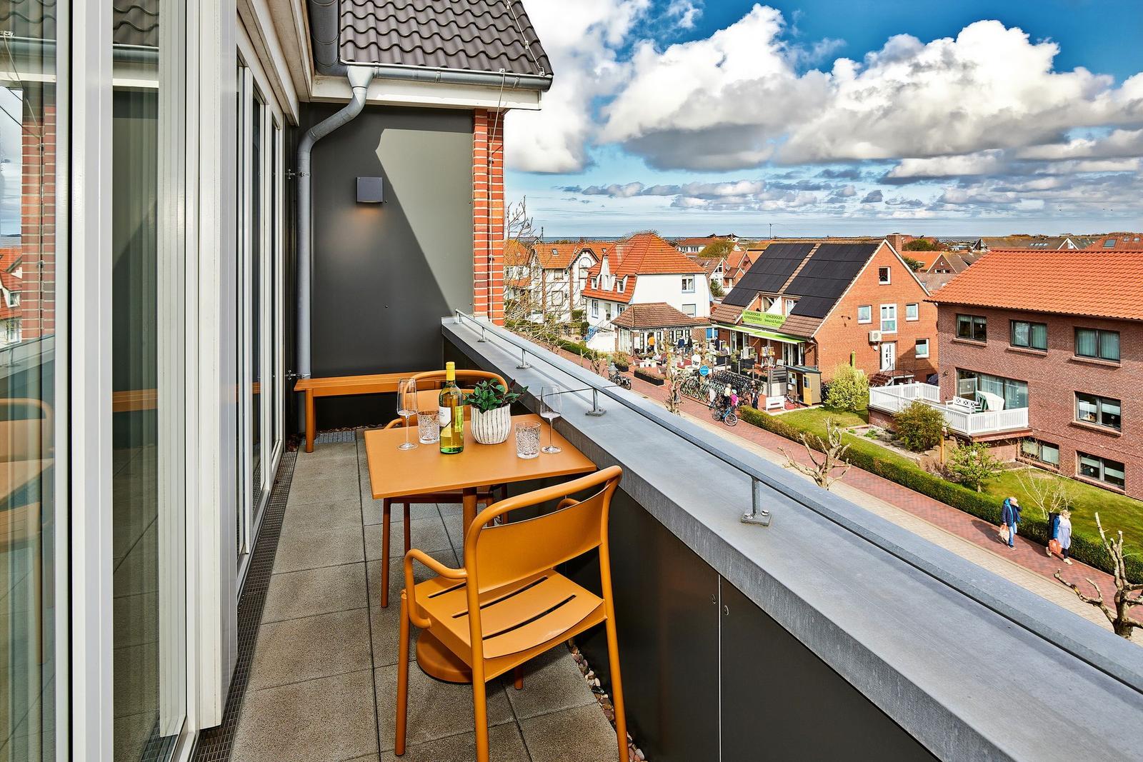 Balkon mit Ausblick im lalo18, Hauptstraße 9, Lüttjeod Apartmentvilla 18 auf Langeoog