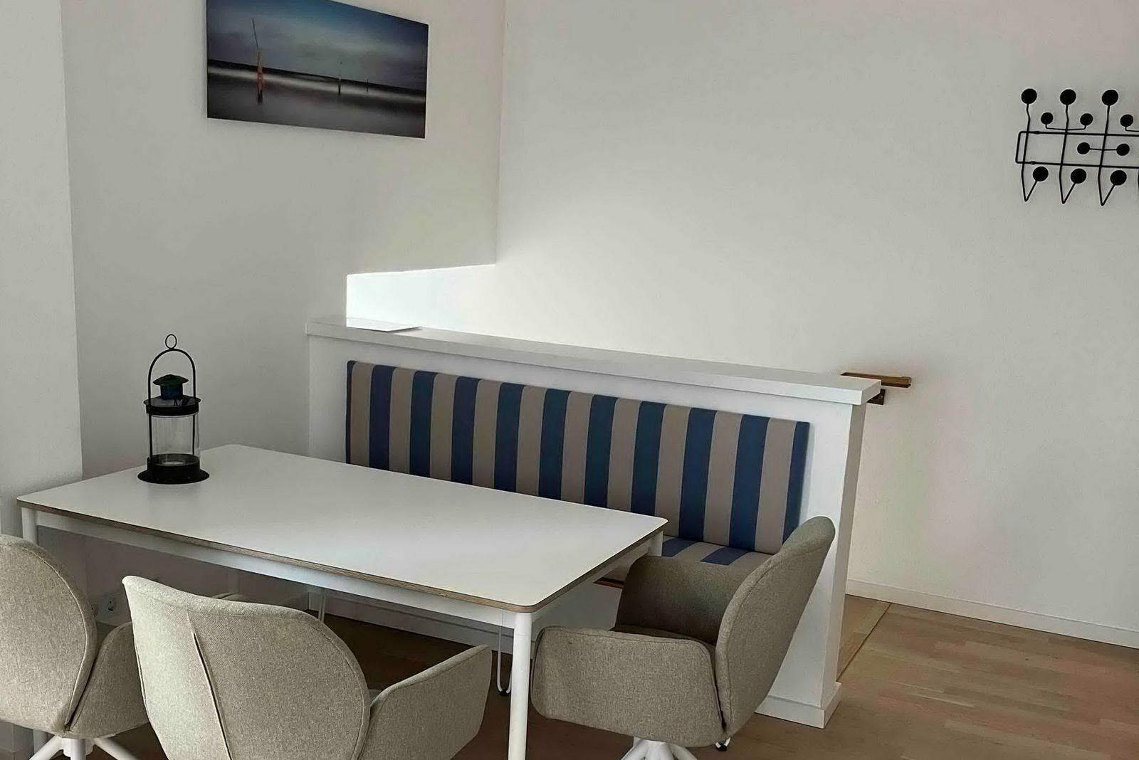 Wohn-Essbereich mit Sitzecke im lalo09, Hauptstraße 9, Lüttjeod Apartmentvilla 09 auf Langeoog