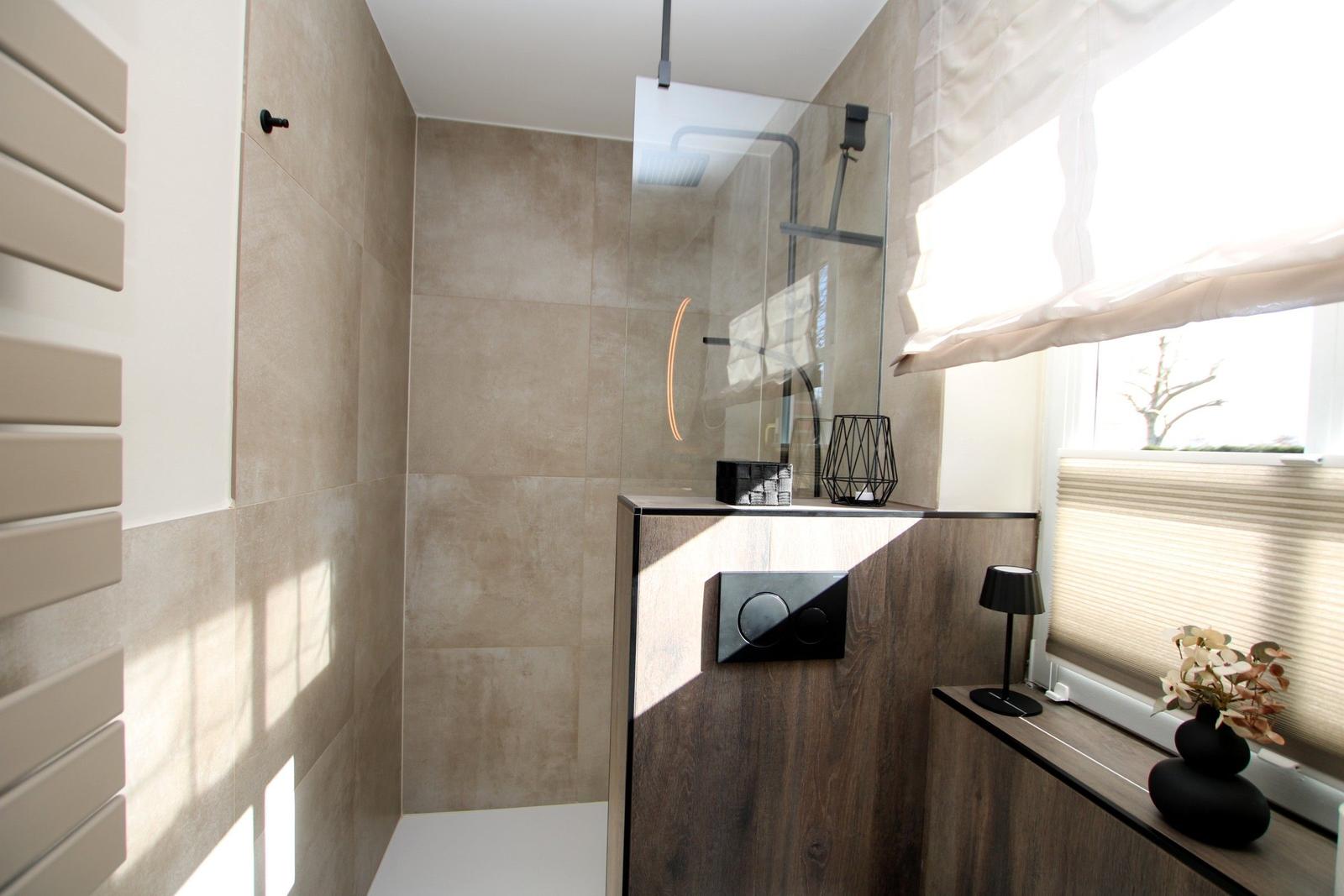 große Dusche