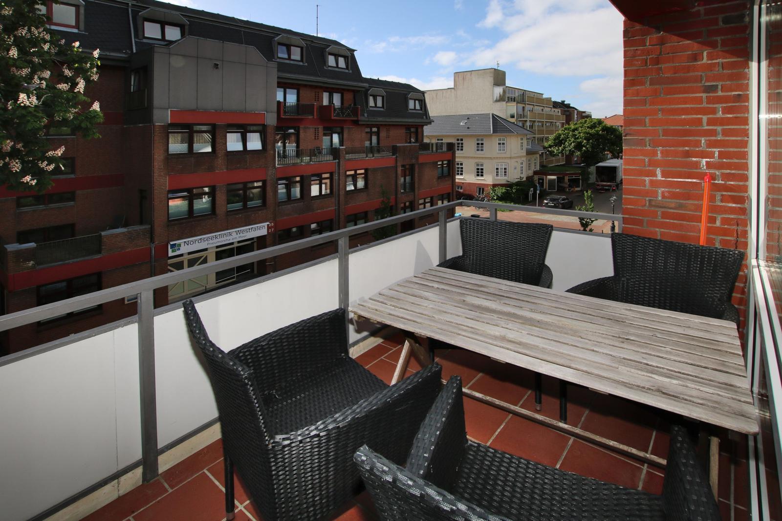 Balkon mit Blick zum Meer