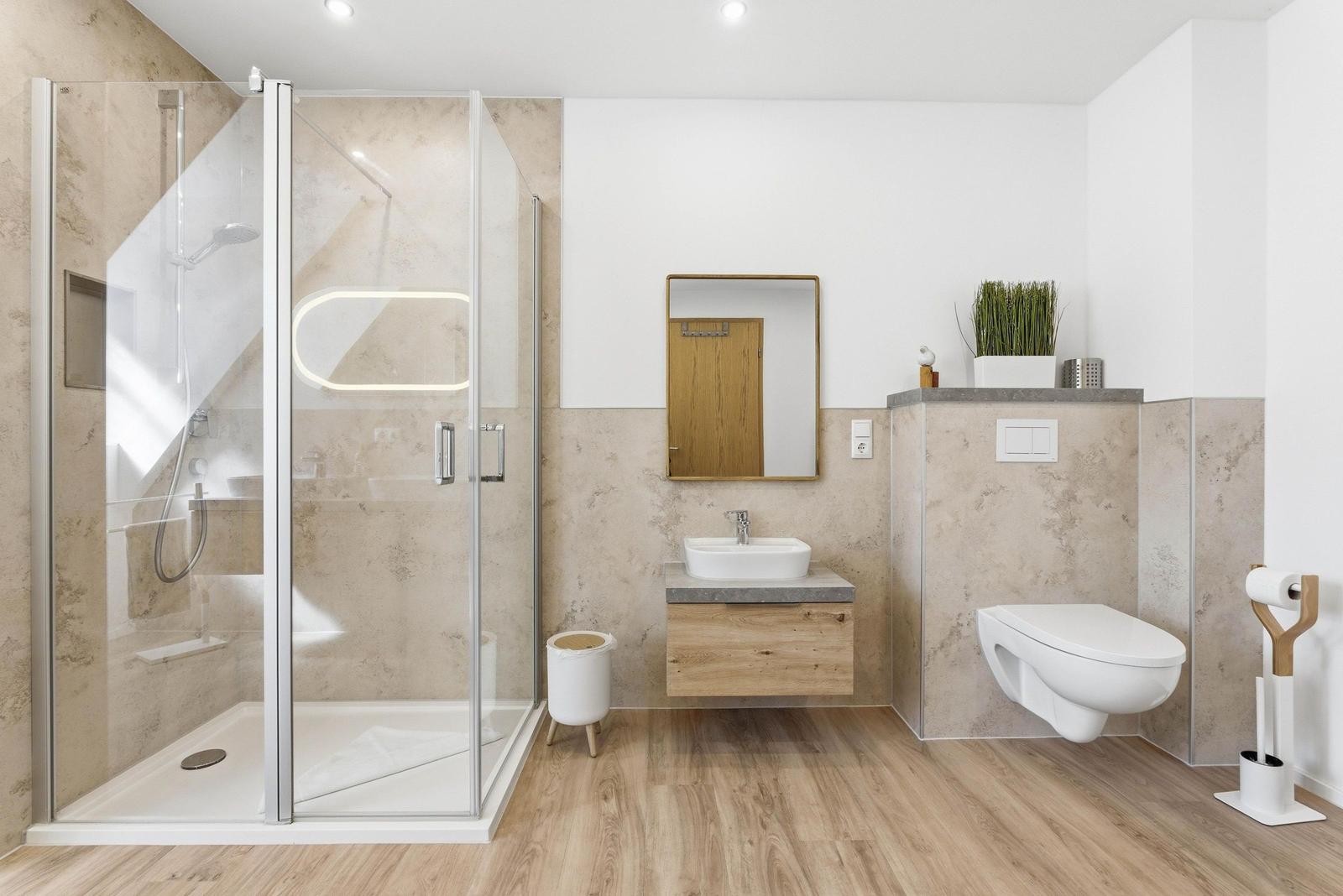 Badezimmer mit Dusche und WC im 1. OG