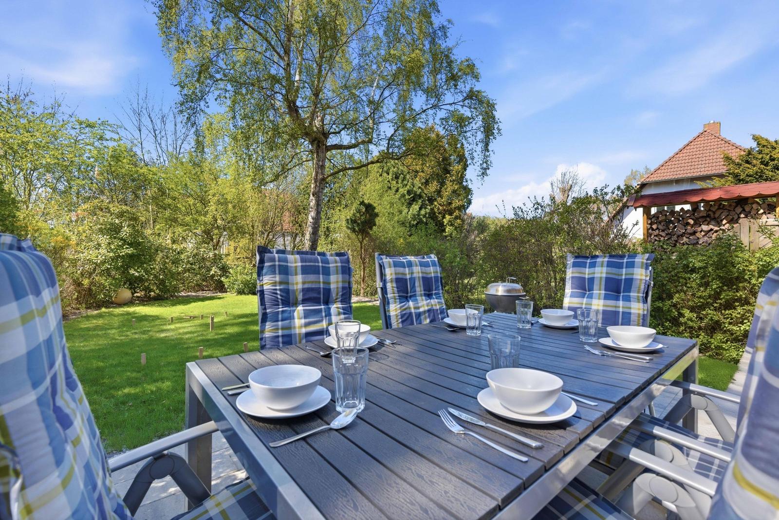 Terrasse mit Esstisch