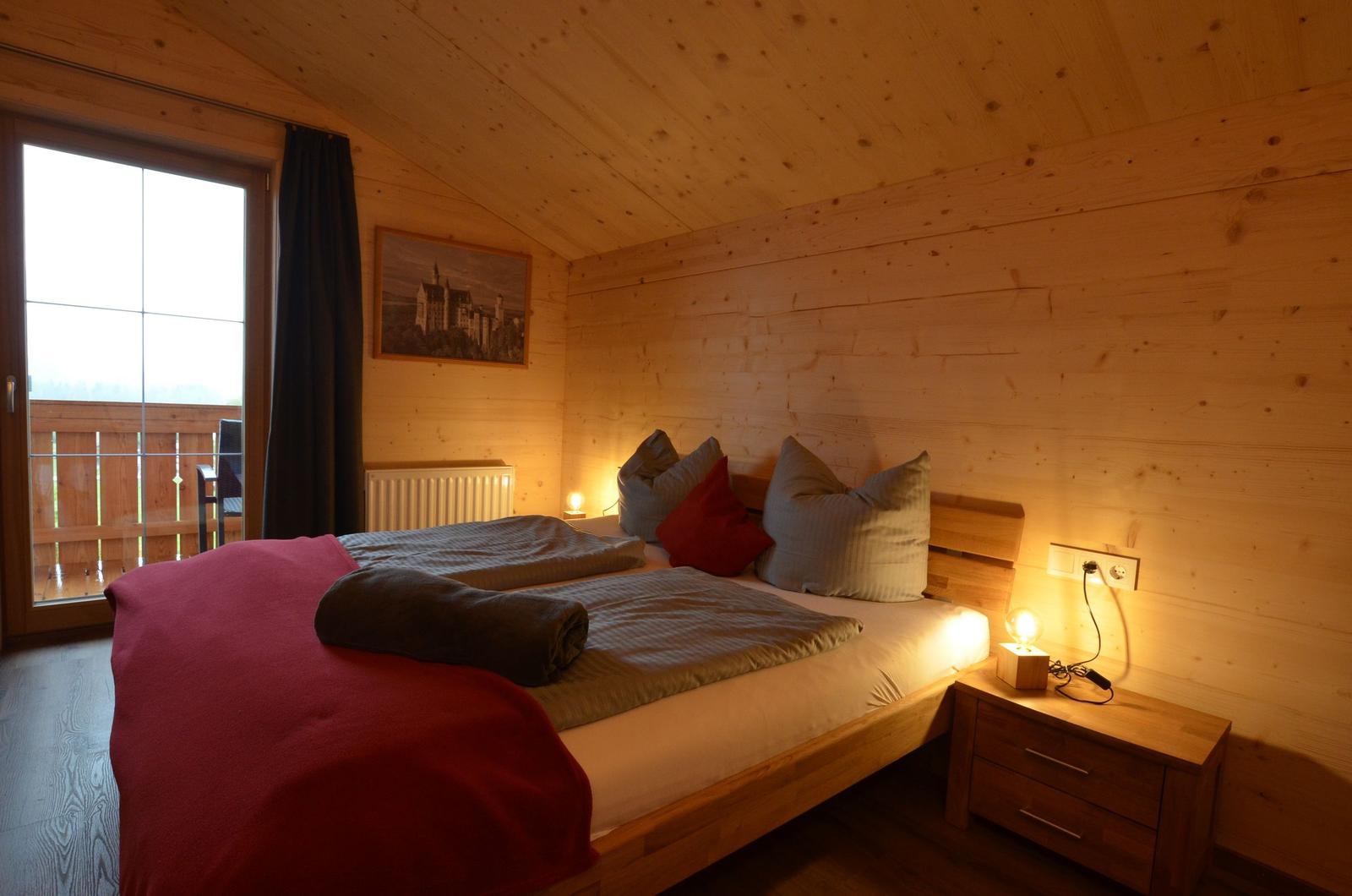 Schlafzimmer 1